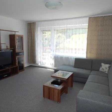 Juraj アパート トレンチアンスケ・テプリツェ