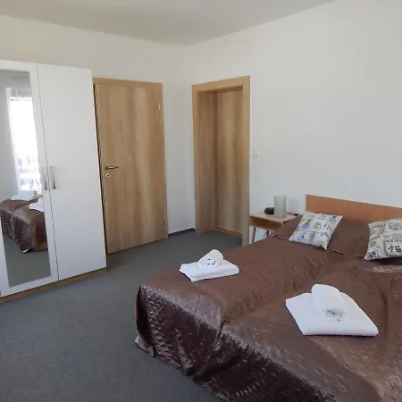 Juraj アパート *